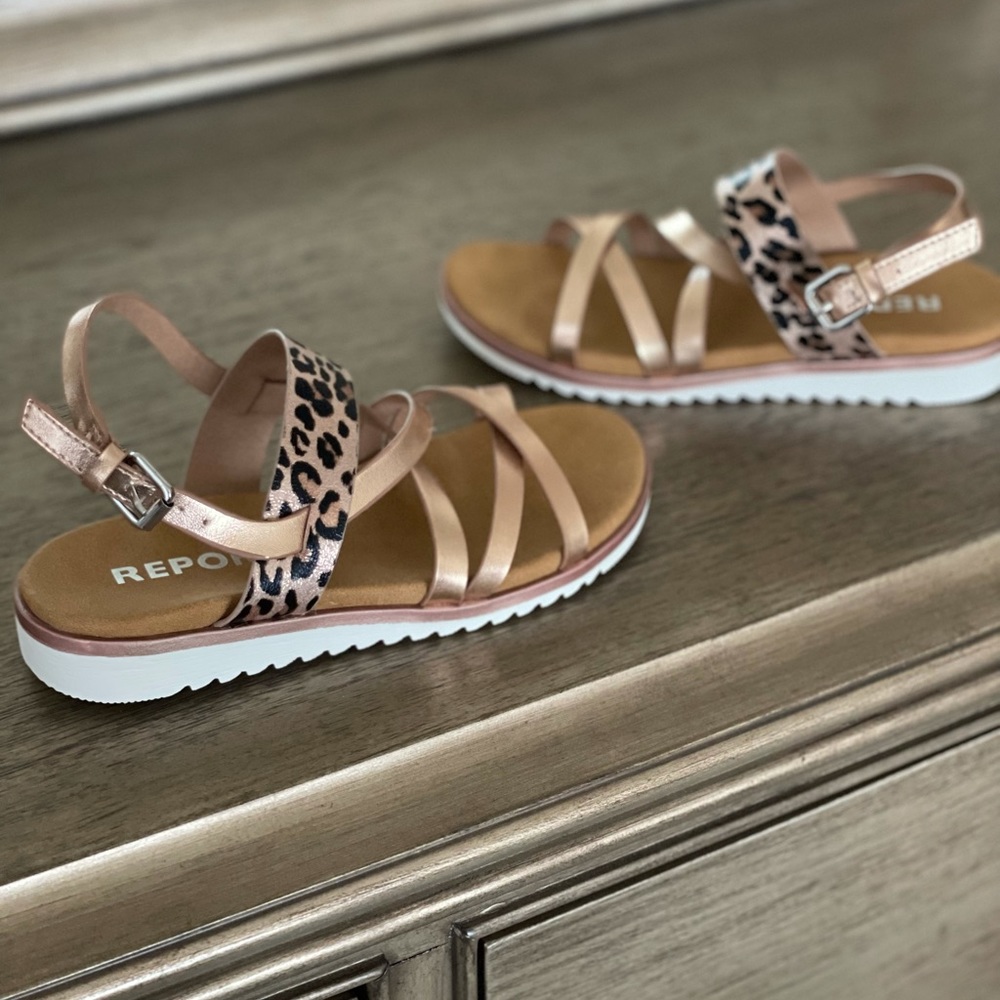 Kids Report Sandals never worn